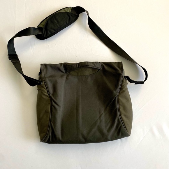 Crumpler The Skinny Messenger Laptop Bag Olive and Yellow - Picture 2 of 6